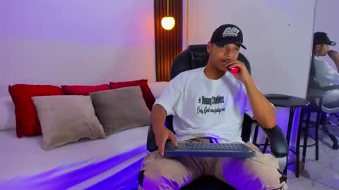 Ricky  online show from February 22, 8:20 pm