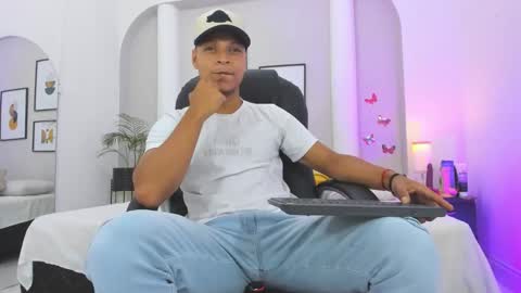 Ricky  online show from October 27, 8:46 pm