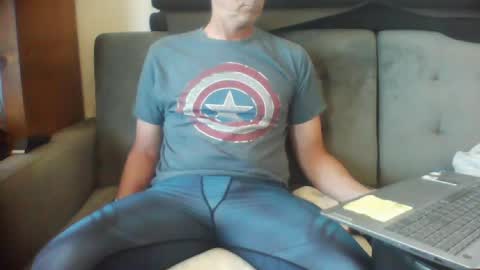 ridemehigh1 online show from October 21, 7:03 pm