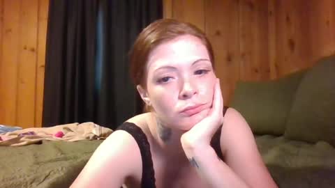 Snapshot of ridinghoodred chatting on June 15, 12:13 am ridinghoodred online show from June 15, 12:13 am