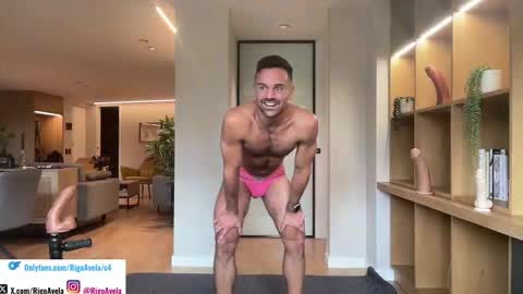 Snapshot of rigoavela chatting on February 14, 6:48 pm Rigo Avela online show from February 14, 6:48 pm