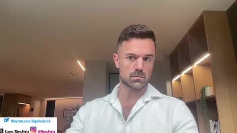 Snapshot of rigoavela chatting on February 15, 6:04 pm Rigo Avela online show from February 15, 6:04 pm