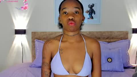 Snapshot of rihana_hot01 chatting on May 15, 12:17 am ri ri online show from May 15, 12:17 am