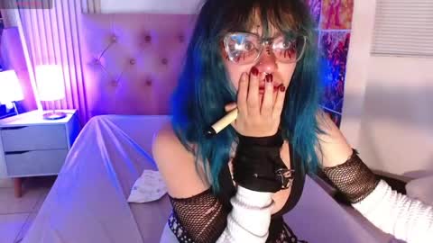 RIHONNA online show from May 1, 9:08 pm