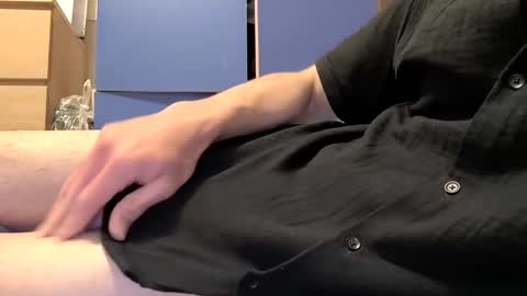 riia362963 online show from April 6, 5:58 pm