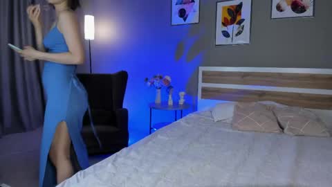 Snapshot of riley__davis chatting on June 8, 3:51 am riley__davis online show from June 8, 3:51 am