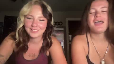 Snapshot of rileycooperrrr chatting on July 21, 4:15 am rileycooperrrr online show from July 21, 4:15 am