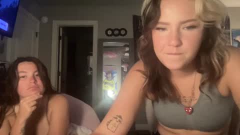 Snapshot of rileycooperrrr chatting on August 1, 12:43 am rileycooperrrr online show from August 1, 12:43 am