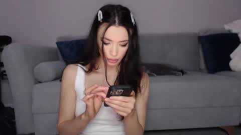 RileyEve online show from December 4, 3:05 am