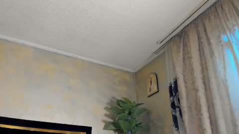 rileylannax online show from June 5, 4:30 am