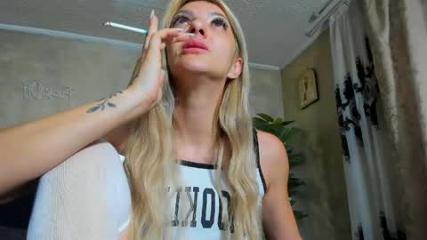 rileylannax online show from June 9, 3:51 am