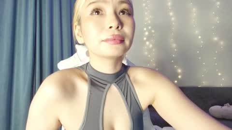 rileymee online show from December 4, 9:29 am