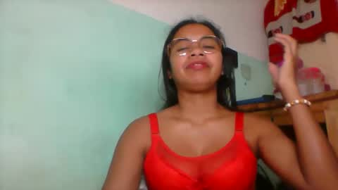 rinah856024 online show from May 31, 6:09 pm