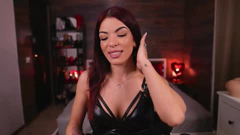 Snapshot of rinathequeen chatting on February 15, 8:02 am rinathequeen online show from February 15, 8:02 am