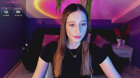 Snapshot of rioestrella chatting on September 19, 3:34 pm Emilia online show from September 19, 3:34 pm