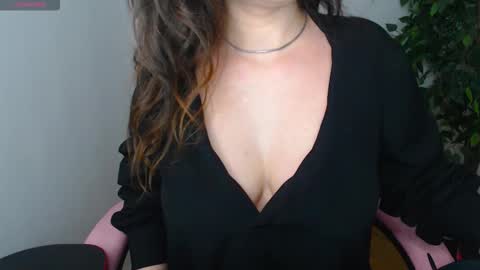 Ripe cherries online show from September 22, 8:22 pm