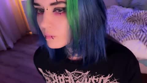   DianaBrite            fansl y online show from October 16, 5:25 pm