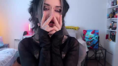   DianaBrite            fansl y online show from February 26, 1:43 pm