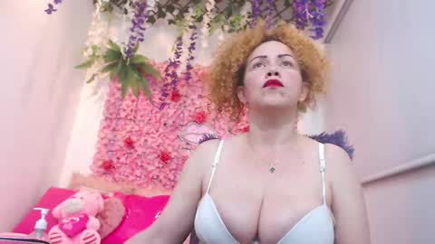 Risitos De Oro online show from November 6, 12:11 am