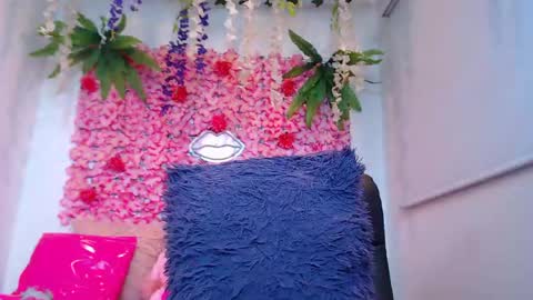 Risitos De Oro online show from April 16, 9:39 pm