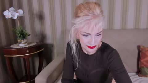 rita_farell online show from March 12, 12:06 am