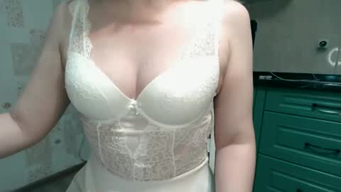 Snapshot of ritarita111 chatting on December 4, 12:03 pm Rita online show from December 4, 12:03 pm