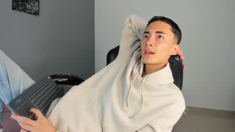 Ritchie Alameda online show from October 3, 12:02 pm