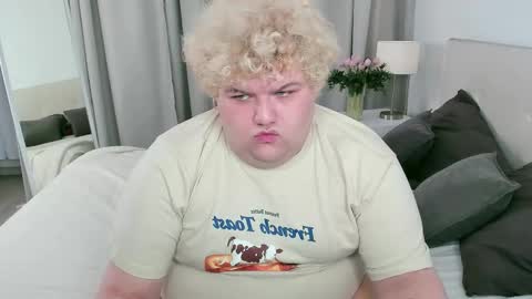 Snapshot of riven_miller chatting on September 12, 8:31 pm riven_miller online show from September 12, 8:31 pm