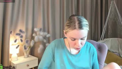 river_stoynee online show from October 24, 5:09 pm