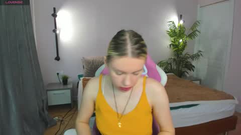 river_stoynee online show from October 30, 2:02 am