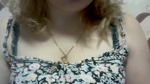 Snapshot of riveramaureen chatting on December 29, 2:00 pm RiveraMaureen online show from December 29, 2:00 pm