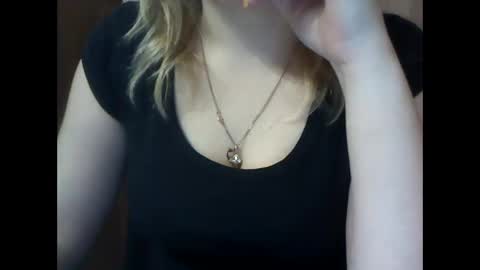 Snapshot of riveramaureen chatting on February 13, 5:01 pm RiveraMaureen online show from February 13, 5:01 pm