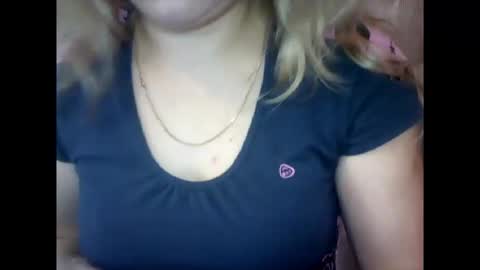 Snapshot of riveramaureen chatting on October 31, 8:59 am RiveraMaureen online show from October 31, 8:59 am