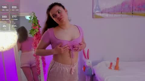 Snapshot of rizz_caprice_ chatting on June 6, 5:28 pm Lilly online show from June 6, 5:28 pm