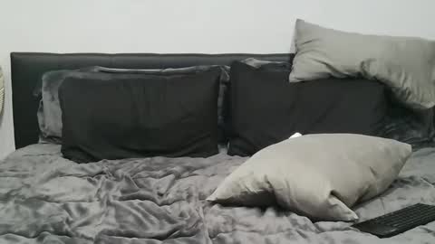 RJandScooterRJ-black guySc-white guy online show from November 25, 11:21 am