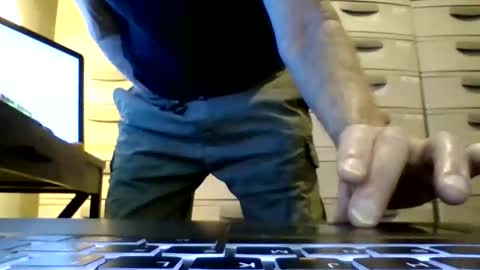 Snapshot of rlcock1 chatting on October 28, 9:02 am rlcock1 online show from October 28, 9:02 am