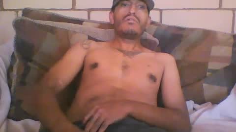 rmorenoout666 online show from June 17, 10:21 pm