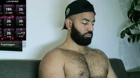 SebasRoa online show from October 2, 3:30 pm