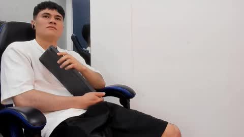 Roan Birkin online show from October 16, 7:15 pm