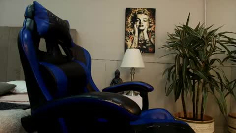 Roan Birkin online show from May 28, 7:11 pm