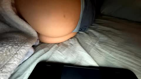 Snapshot of roarmance1 chatting on January 7, 6:05 am roarmance1 online show from January 7, 6:05 am