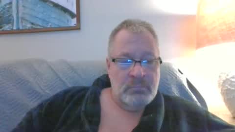 Snapshot of rob872217 chatting on December 22, 9:33 am rob872217 online show from December 22, 9:33 am
