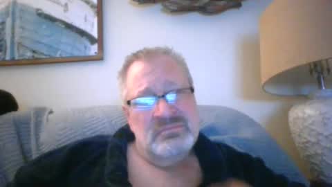 Snapshot of rob872217 chatting on January 1, 1:47 am rob872217 online show from January 1, 1:47 am