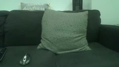 Snapshot of robato2815 chatting on December 10, 11:43 am robato2815 online show from December 10, 11:43 am