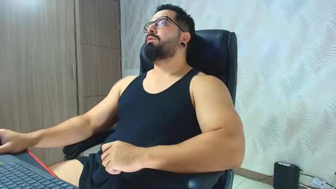 Snapshot of robby_k chatting on October 4, 9:46 pm Robby online show from October 4, 9:46 pm