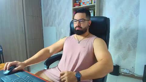 Snapshot of robby_k chatting on November 9, 9:02 pm Robby online show from November 9, 9:02 pm