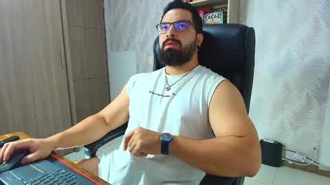 Snapshot of robby_k chatting on November 26, 12:22 am Robby online show from November 26, 12:22 am