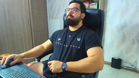 Snapshot of robby_k chatting on November 30, 6:12 pm Robby online show from November 30, 6:12 pm