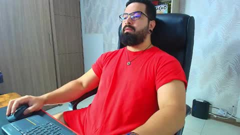 Snapshot of robby_k chatting on December 1, 8:36 pm Robby online show from December 1, 8:36 pm