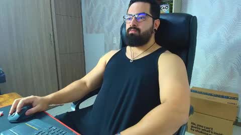 Snapshot of robby_k chatting on December 3, 9:57 pm Robby online show from December 3, 9:57 pm